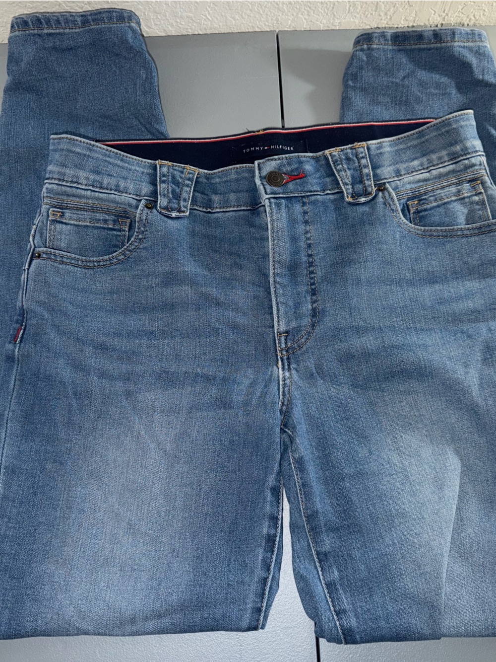 Tommy Hilfiger Women's Skinny Jeans in Light Blue Wash